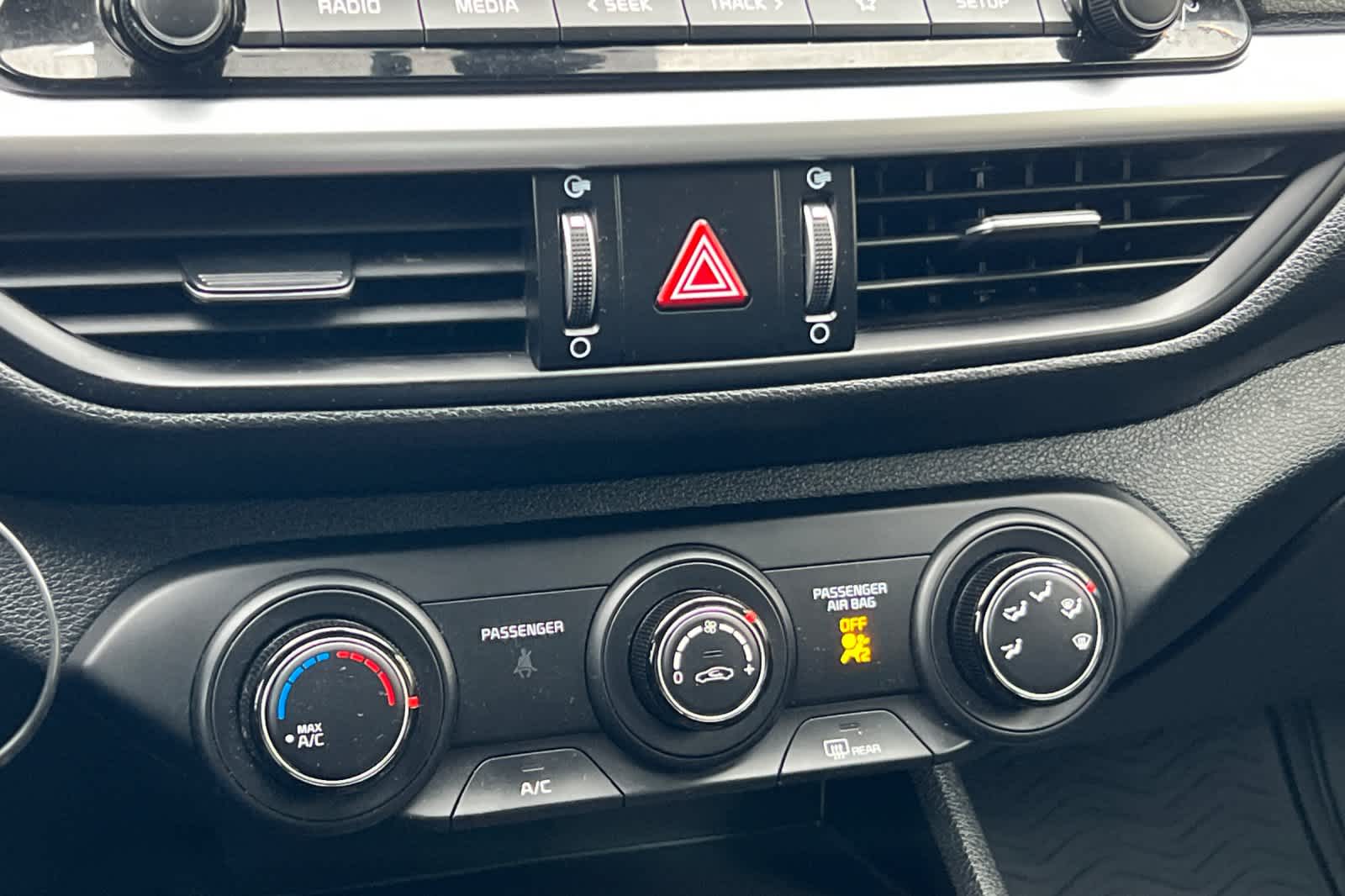 Thumbnail: 2023 Kia Forte - 20