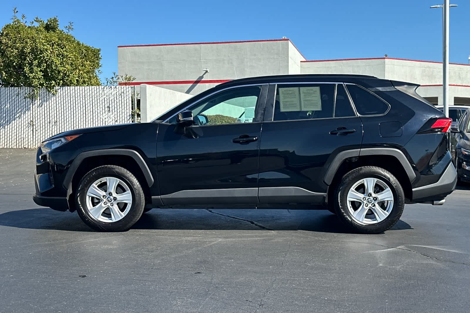 Thumbnail: 2021 Toyota RAV4 - 9