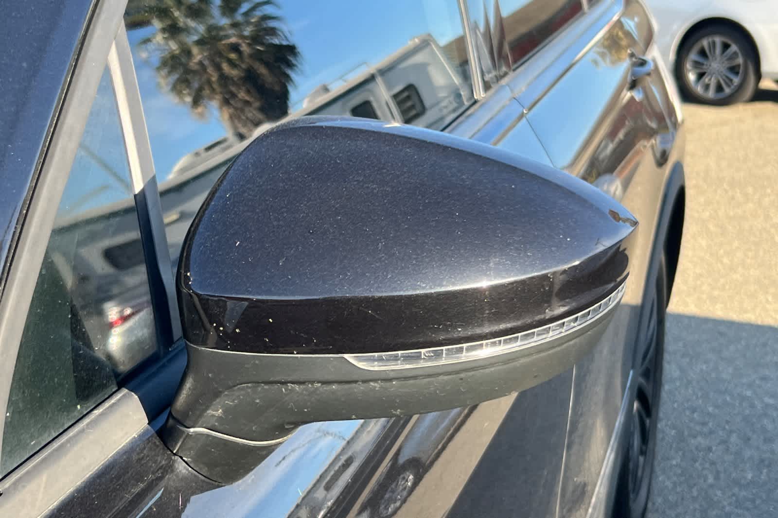 Thumbnail: 2022 Volkswagen Tiguan - 9