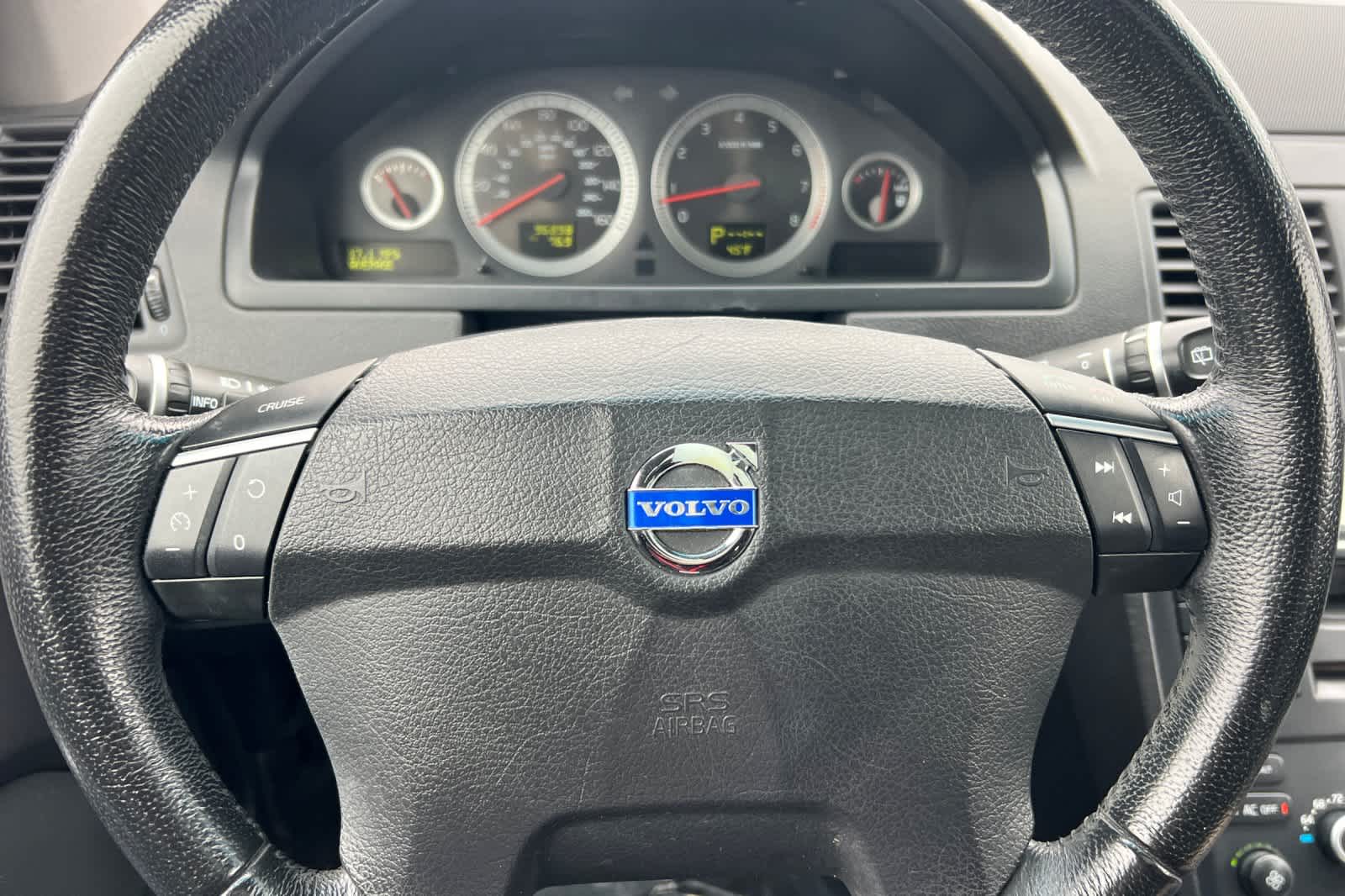 Thumbnail: 2012 Volvo XC90 - 25