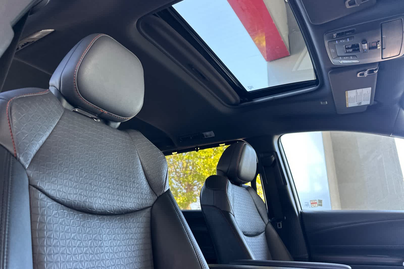 Thumbnail: 2021 Toyota Sienna - 19