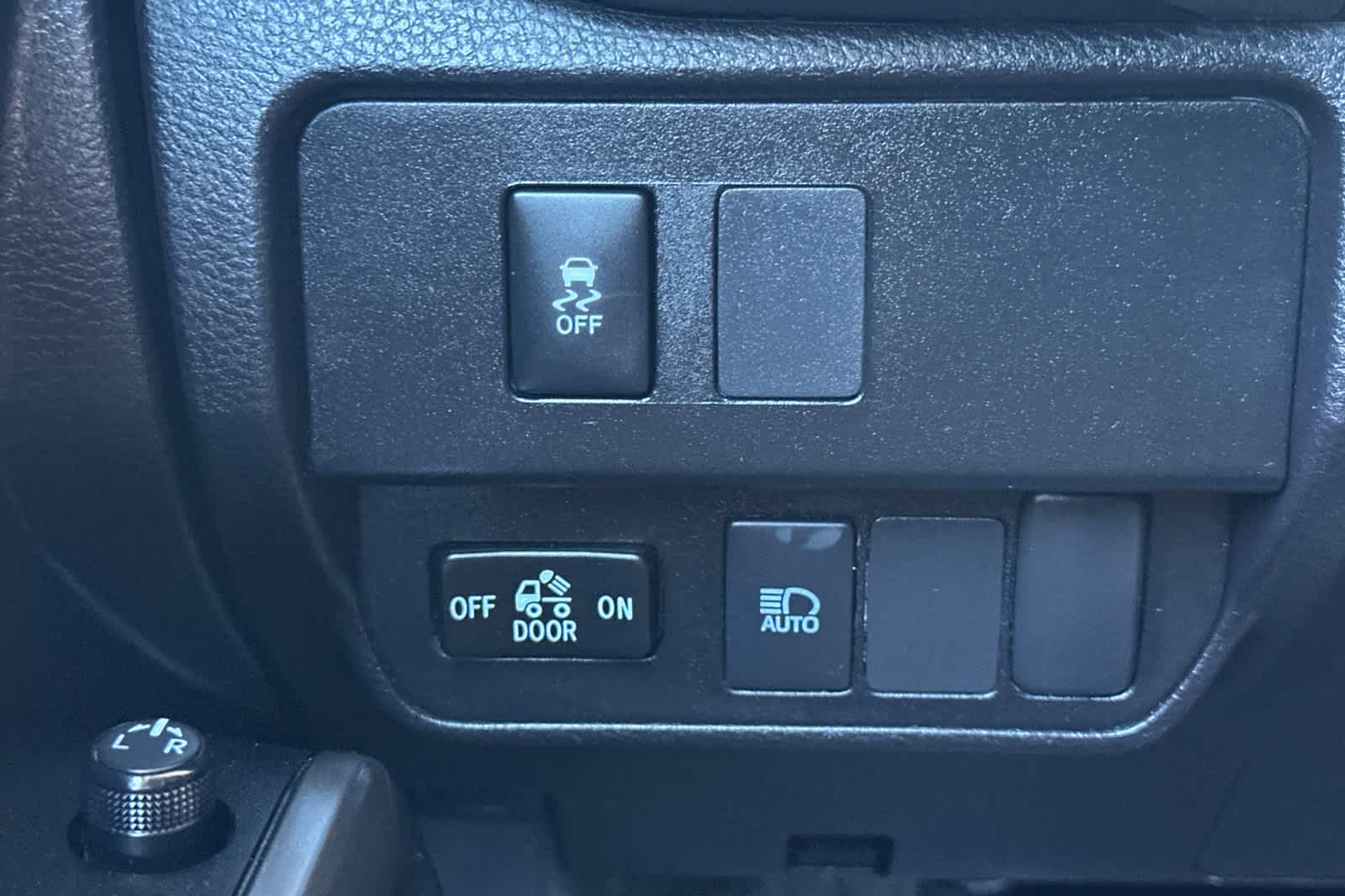 Thumbnail: 2023 Toyota Tacoma - 28