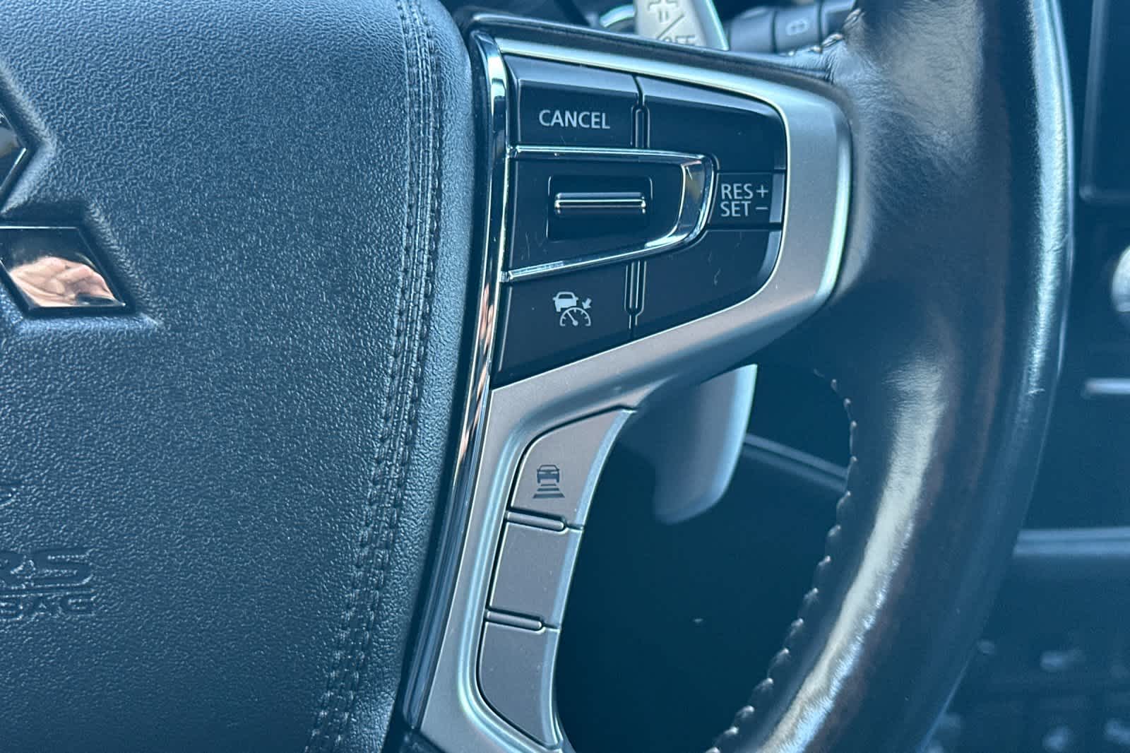 Thumbnail: 2022 Mitsubishi Outlander - 27