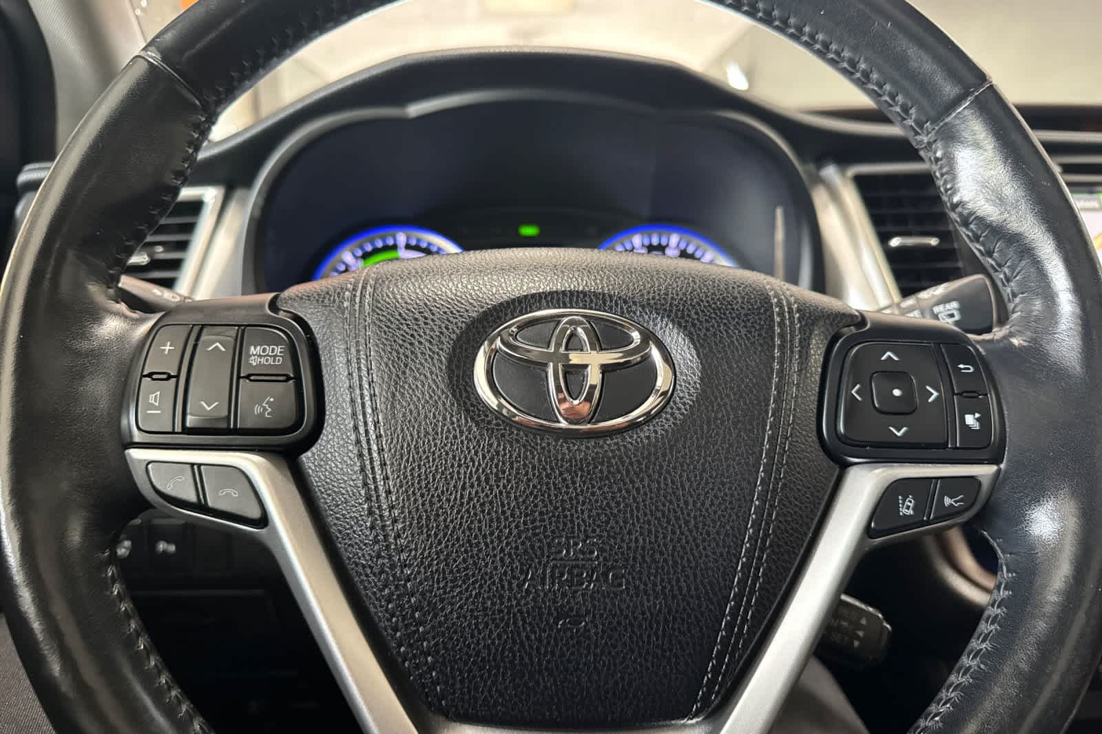 Thumbnail: 2017 Toyota Highlander - 27