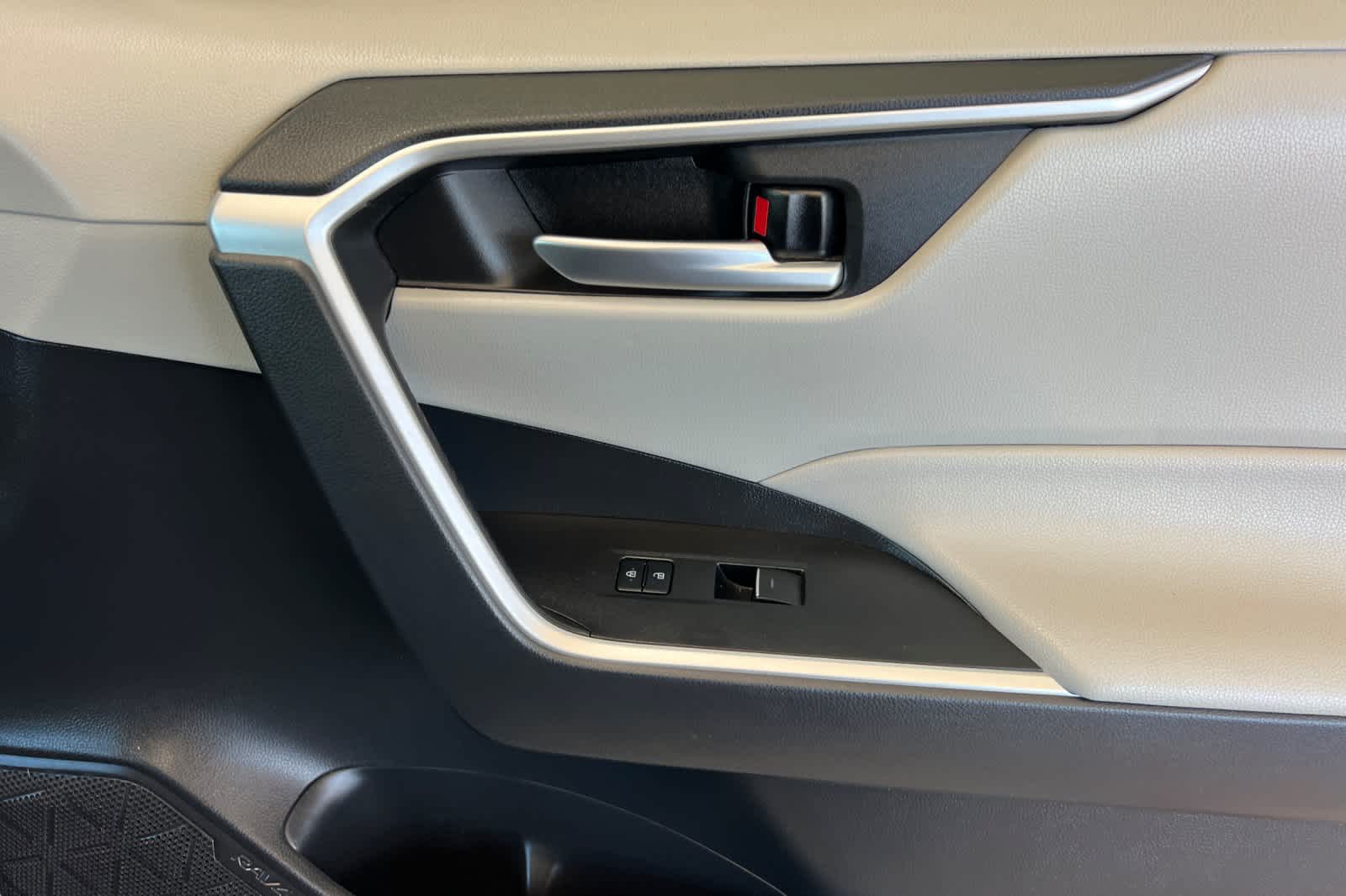 Thumbnail: 2024 Toyota RAV4 - 19