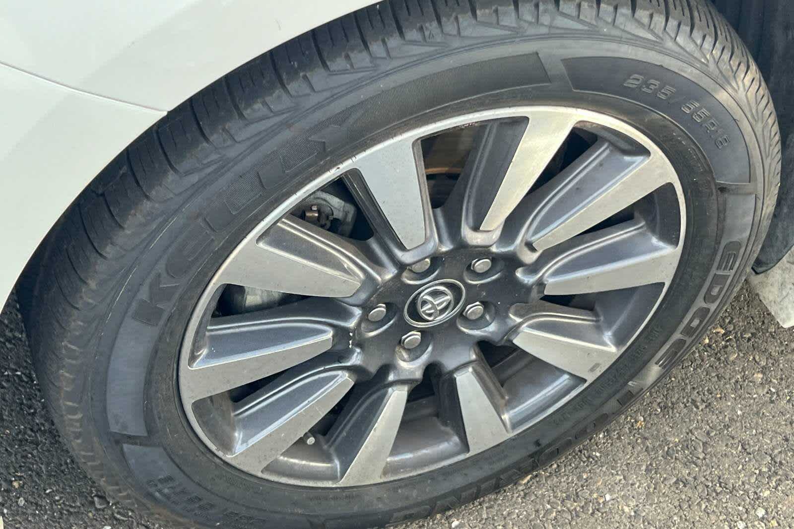 Thumbnail: 2019 Toyota Sienna - 22