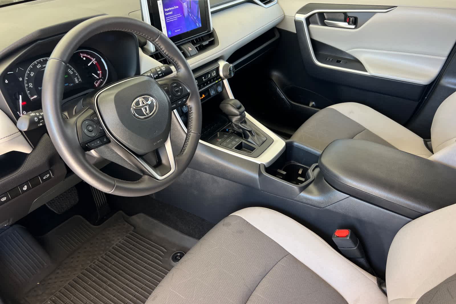 Thumbnail: 2025 Toyota RAV4 - 11