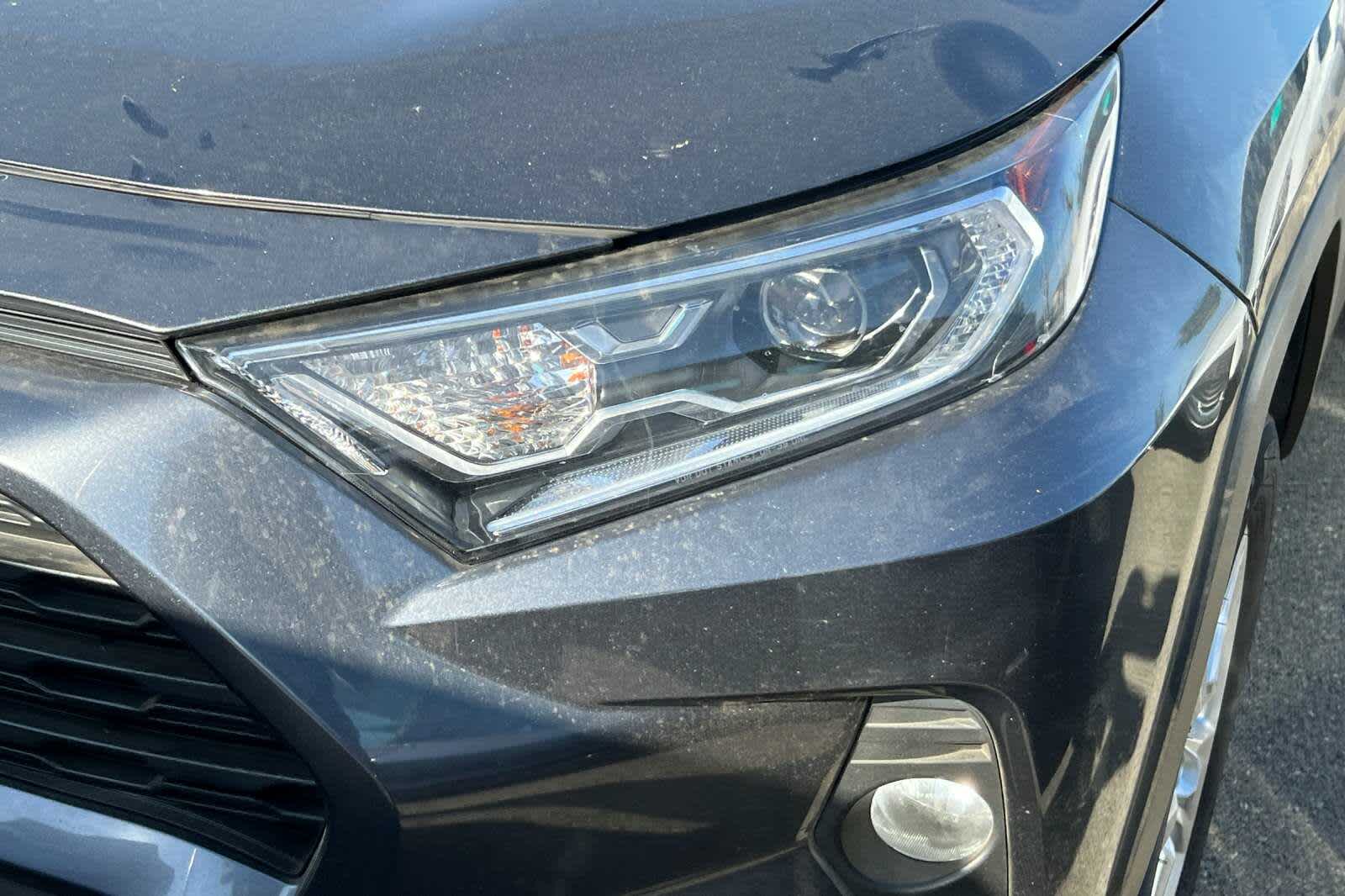 2021 Toyota RAV4 XLE 11