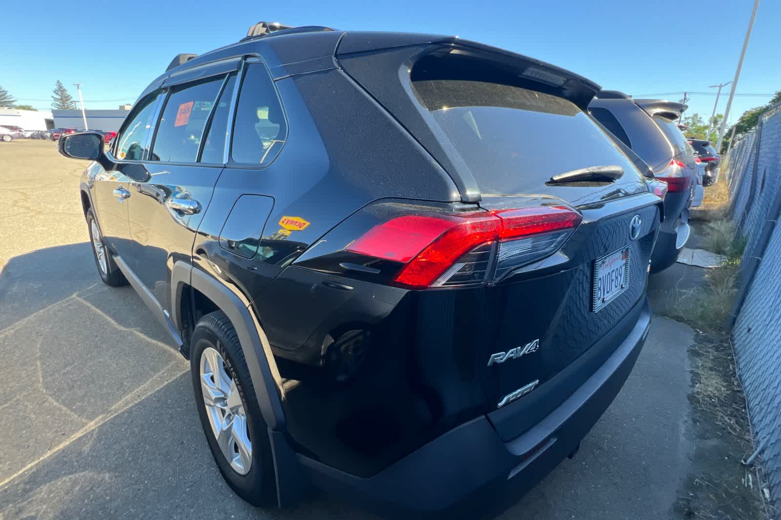 Thumbnail: 2021 Toyota RAV4 - 6