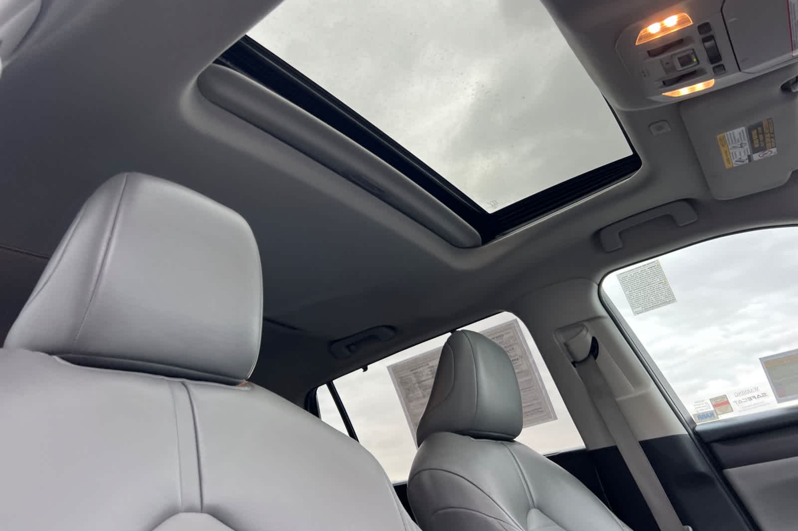 Thumbnail: 2023 Toyota Highlander - 19