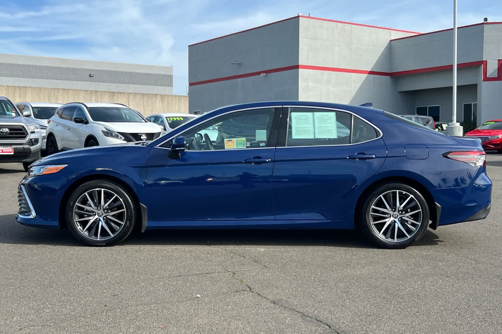 Thumbnail: 2024 Toyota Camry - 9