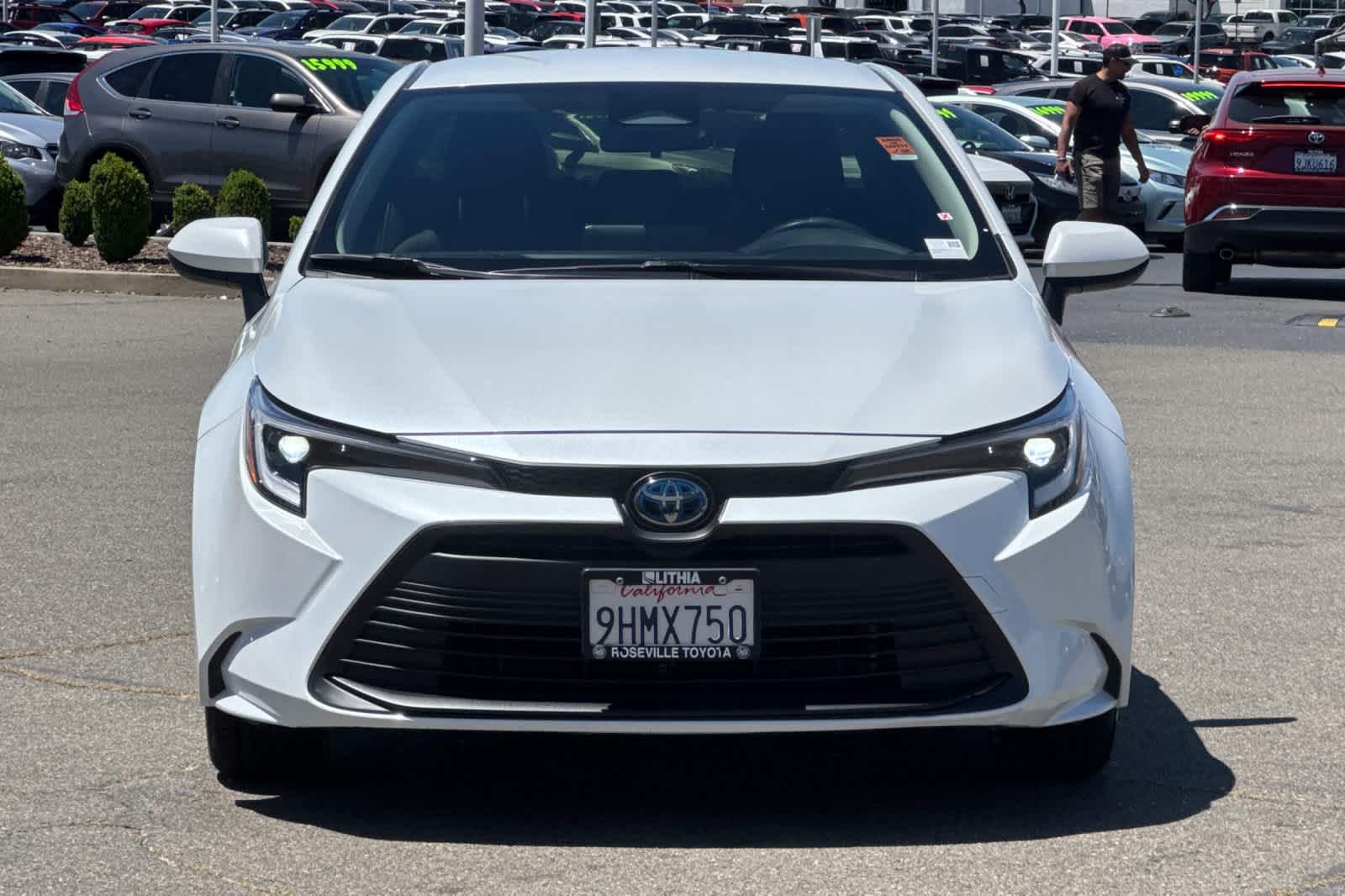 Thumbnail: 2023 Toyota Corolla - 10