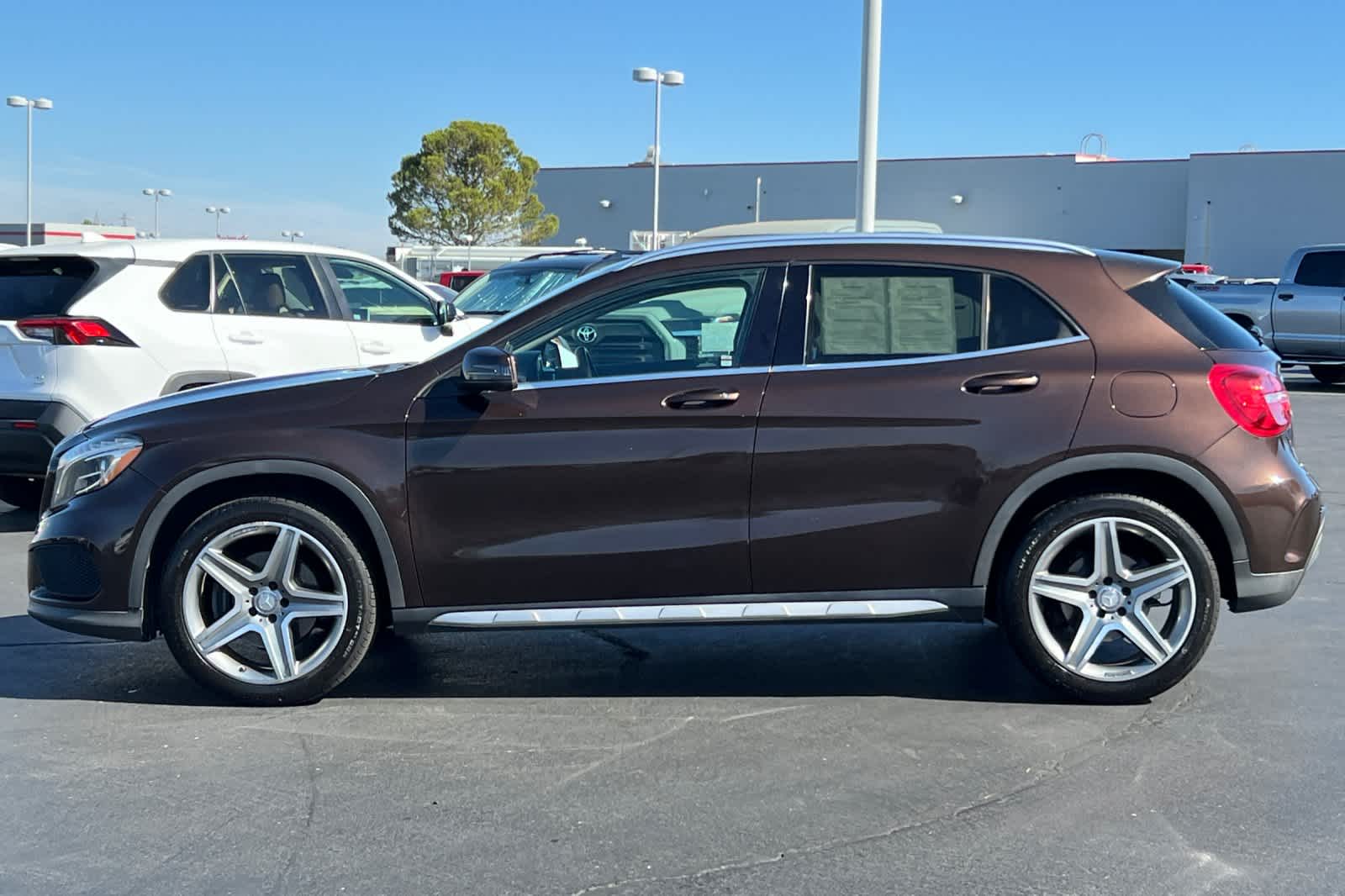 Thumbnail: 2015 Mercedes-Benz GLA - 8
