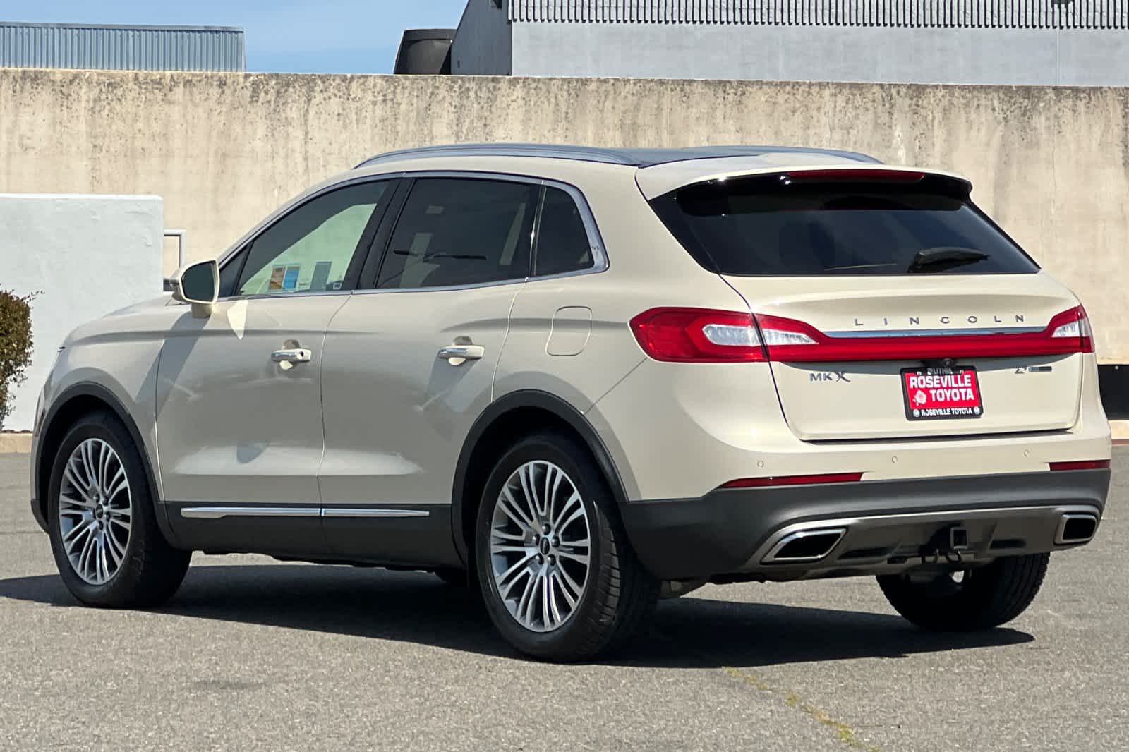 Thumbnail: 2016 Lincoln MKX - 7