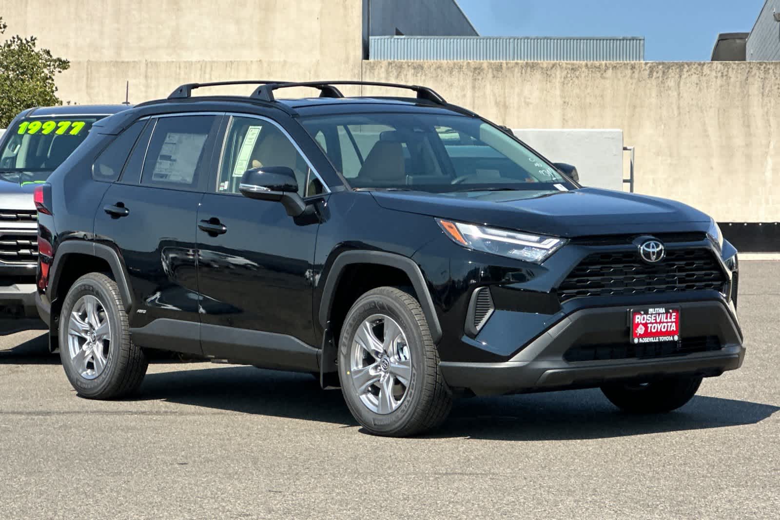 Thumbnail: 2025 Toyota RAV4 - 9