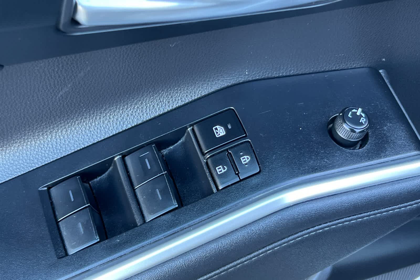 Thumbnail: 2023 Toyota Highlander - 13