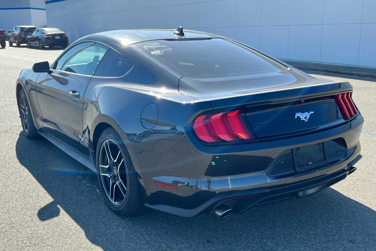 2022 Ford Mustang  4