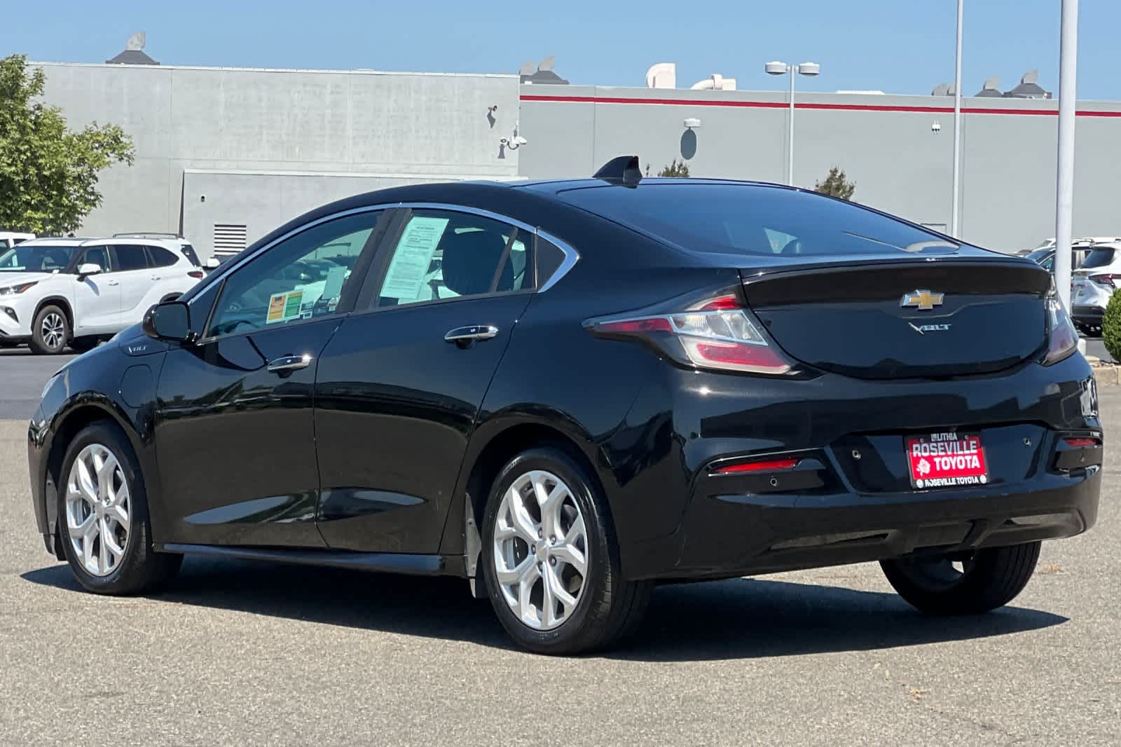 Thumbnail: 2017 Chevrolet Volt - 7