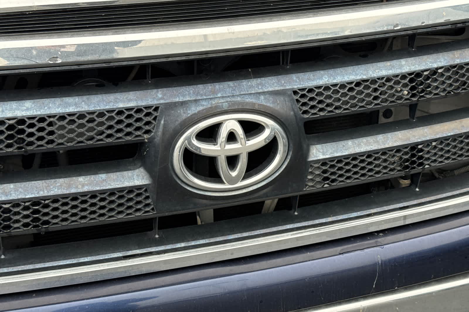 Thumbnail: 2011 Toyota Tundra - 10