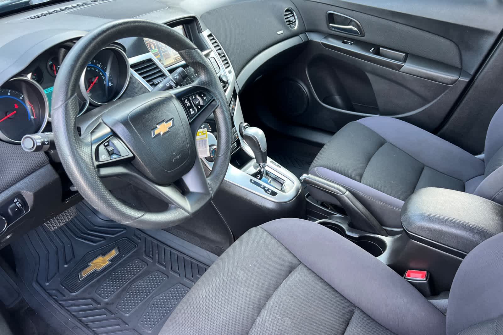 Thumbnail: 2015 Chevrolet Cruze - 11