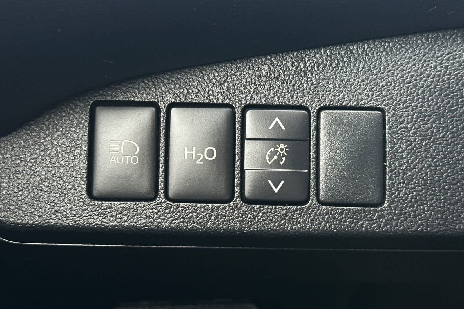 Thumbnail: 2018 Toyota Mirai - 30