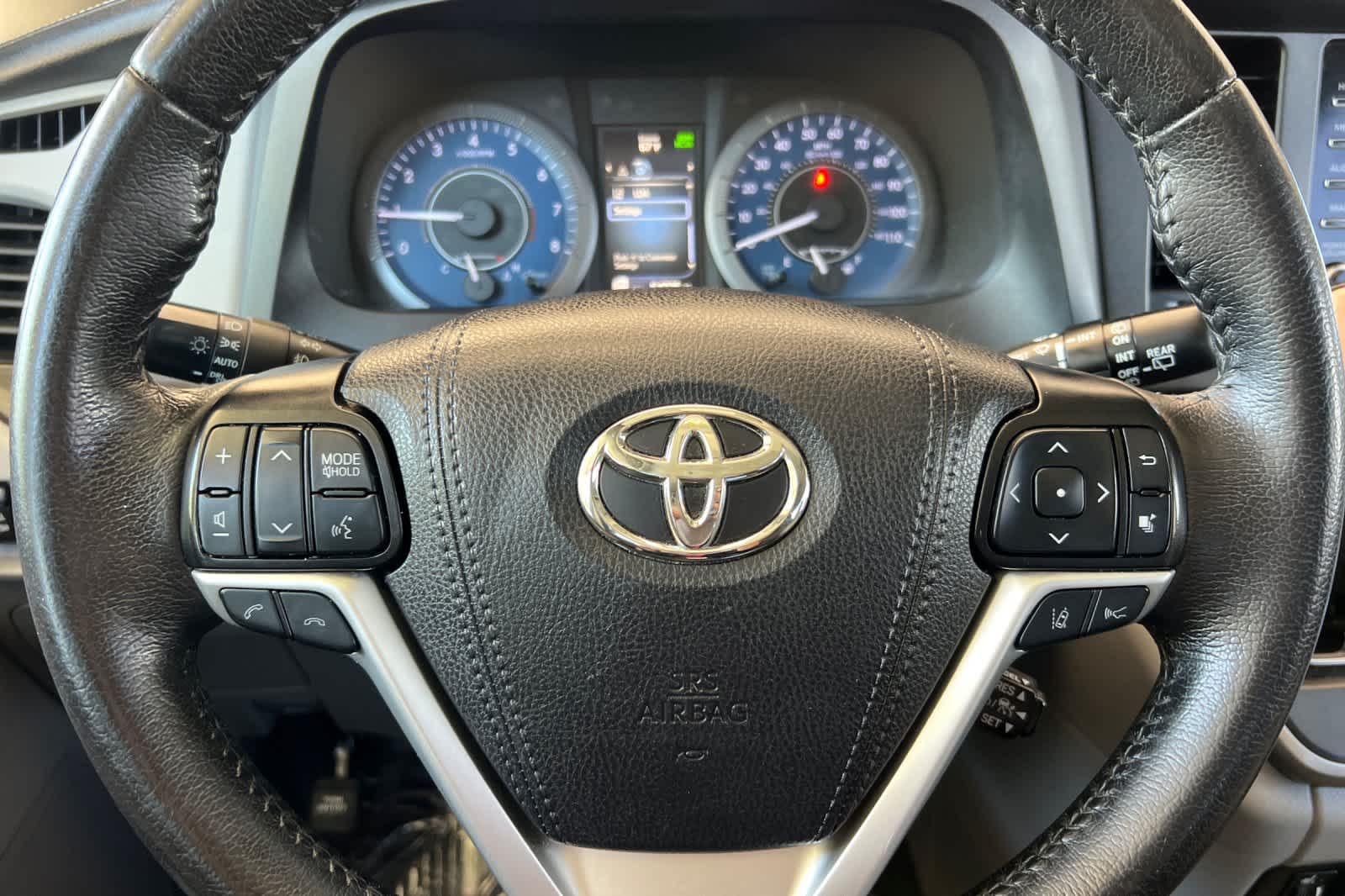 Thumbnail: 2020 Toyota Sienna - 27