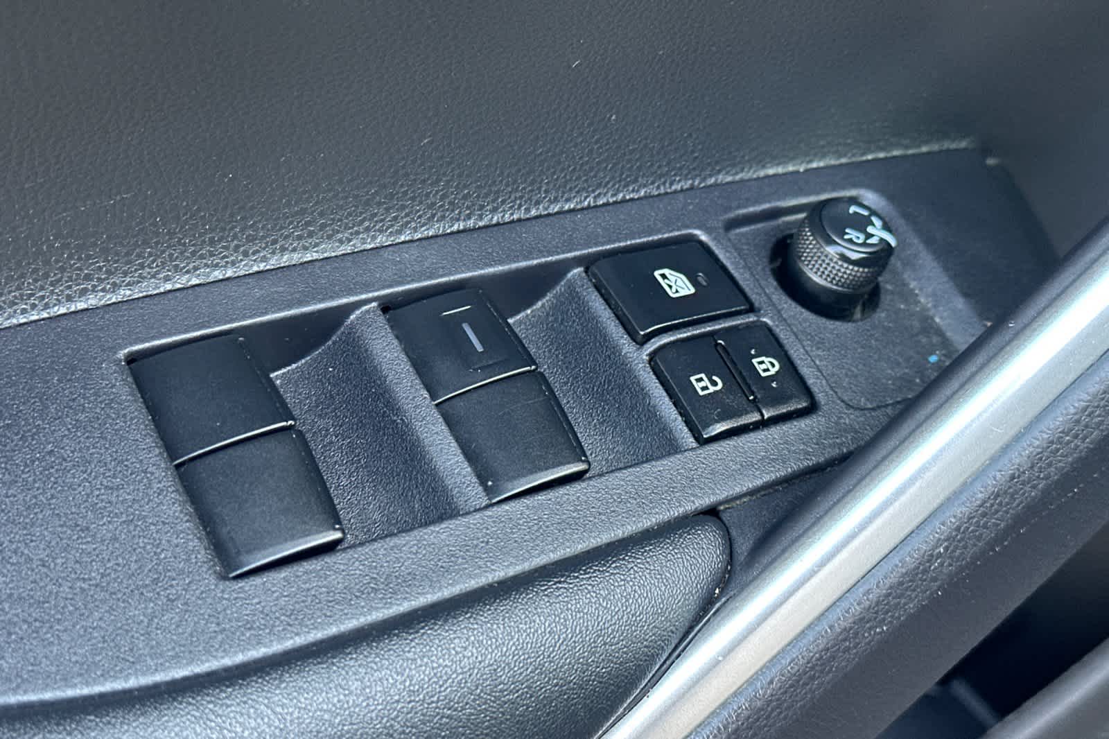 Thumbnail: 2023 Toyota Corolla Cross - 13