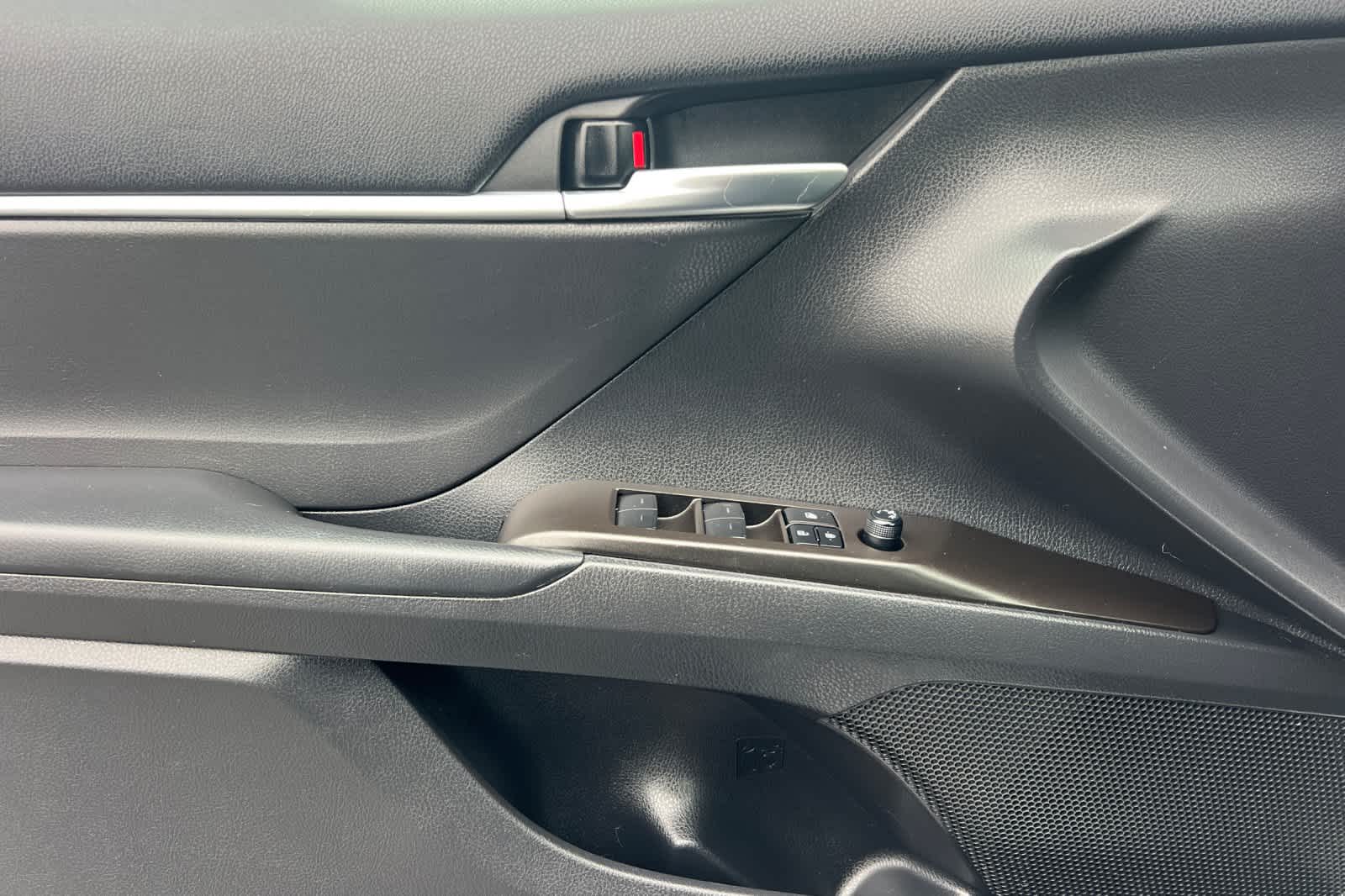 Thumbnail: 2022 Toyota Camry - 12