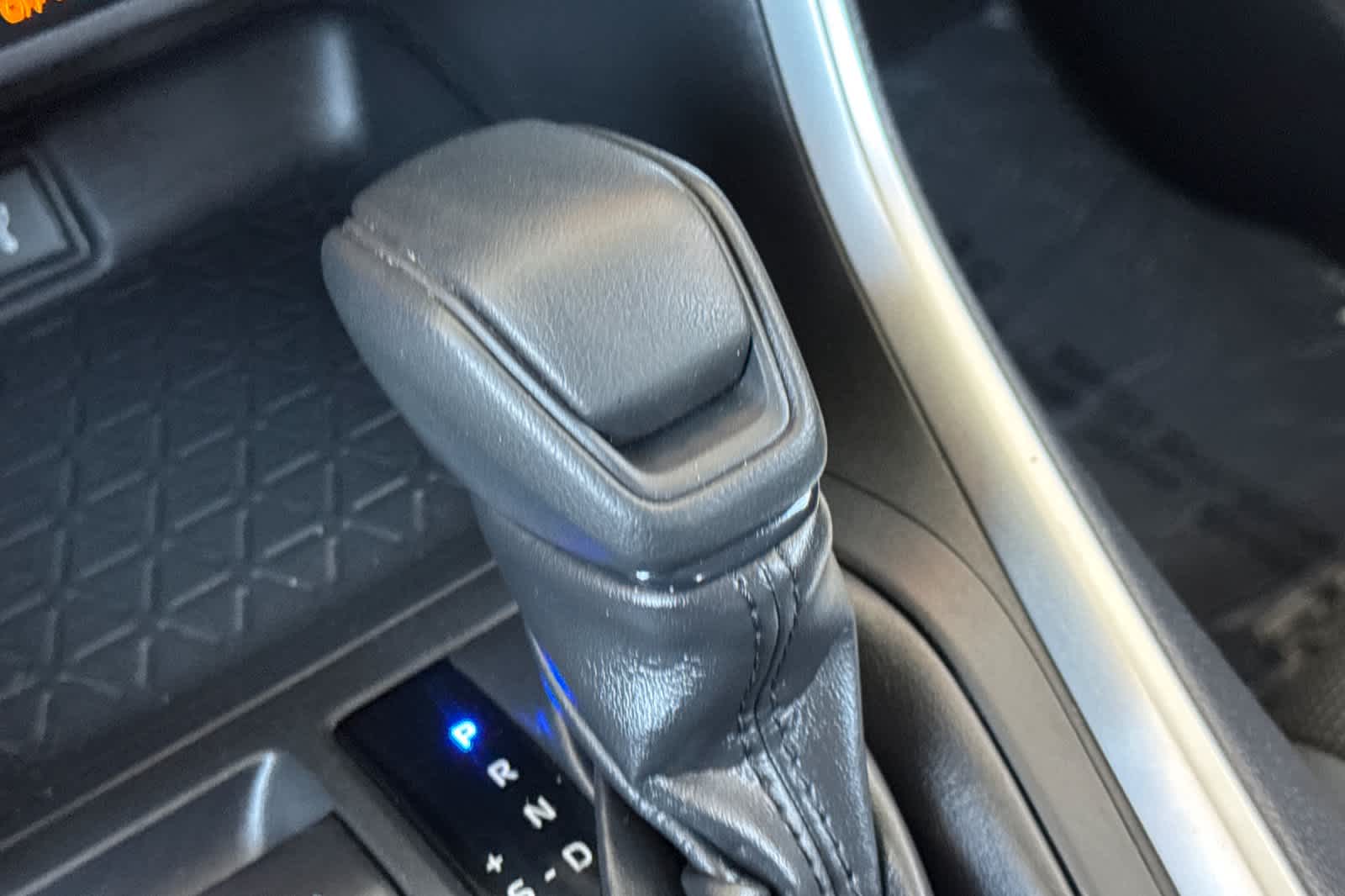 Thumbnail: 2020 Toyota RAV4 - 23