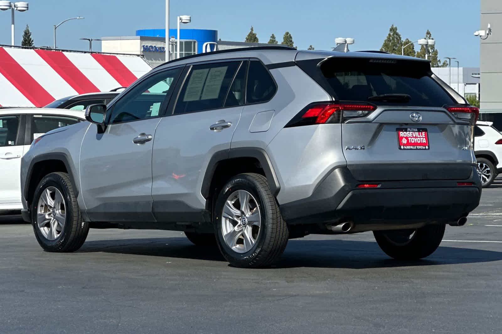 Thumbnail: 2022 Toyota RAV4 - 7