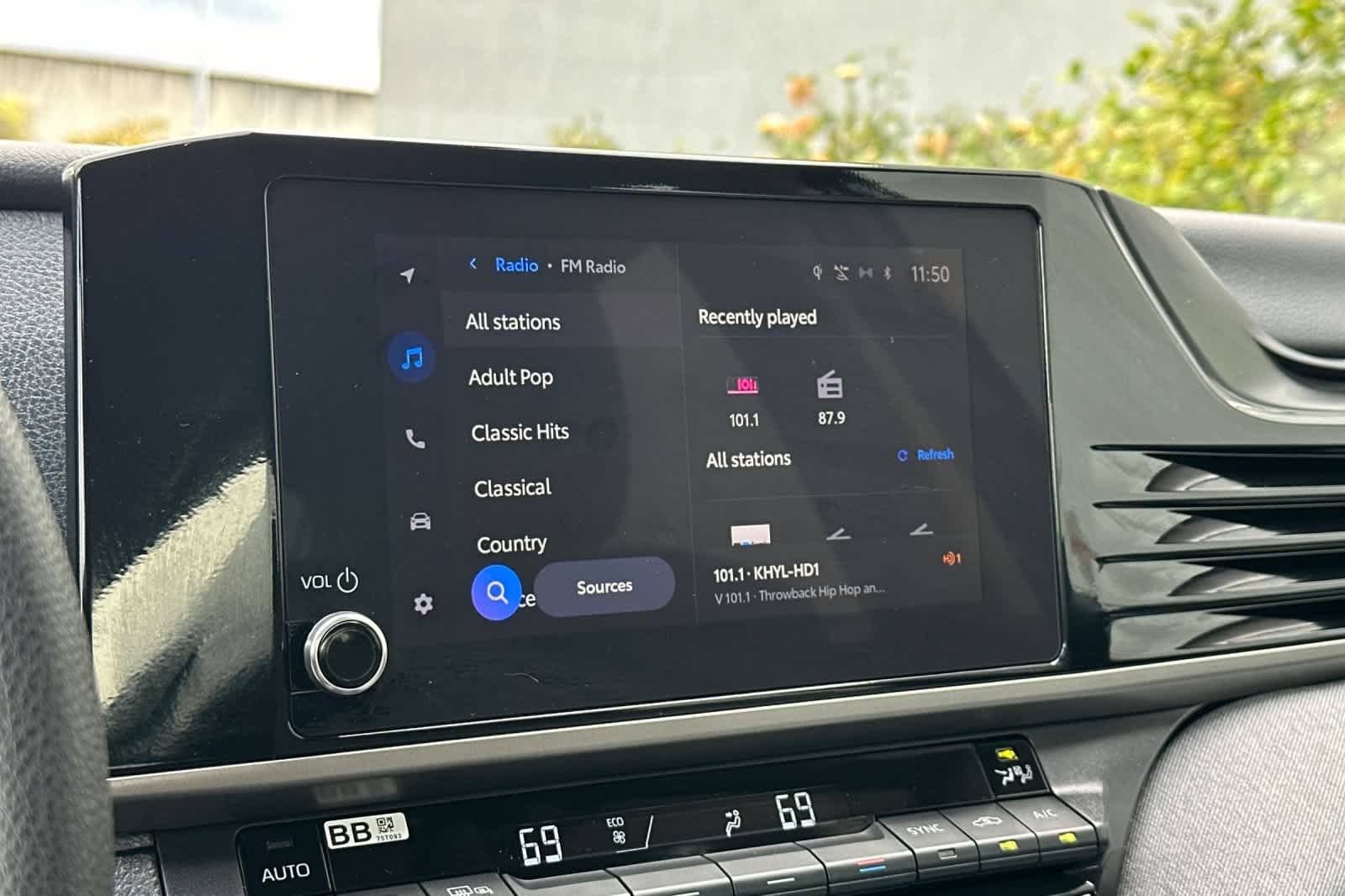 Thumbnail: 2025 Toyota Camry - 19