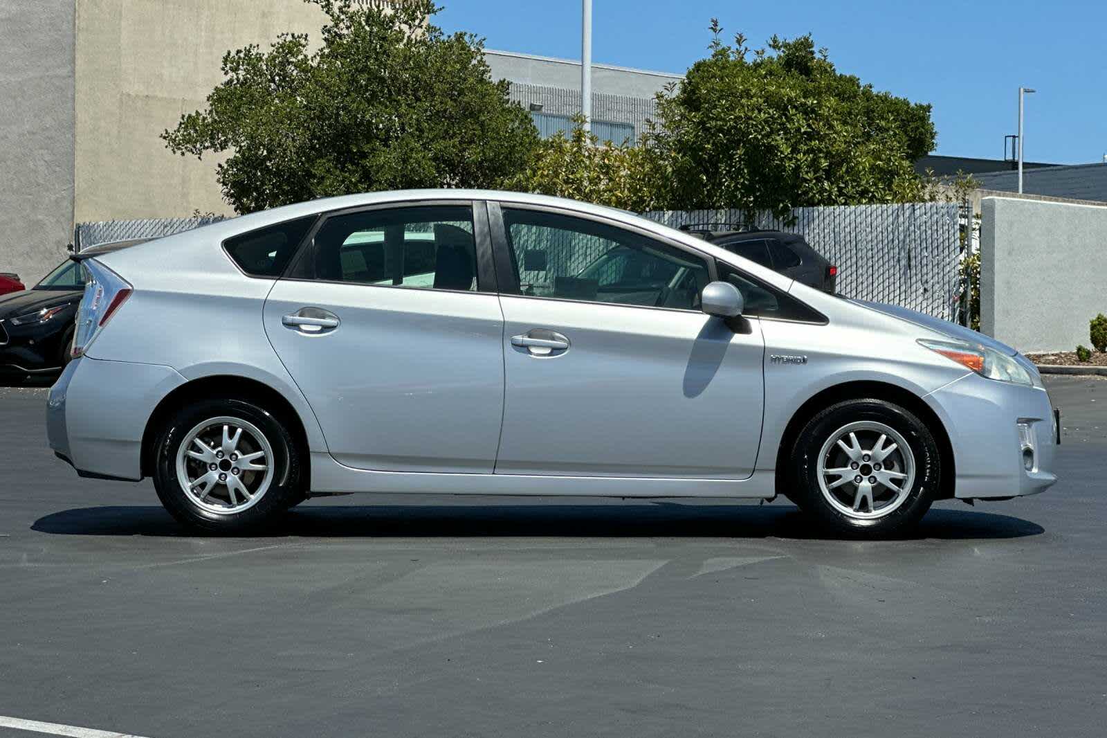 Thumbnail: 2011 Toyota Prius - 6