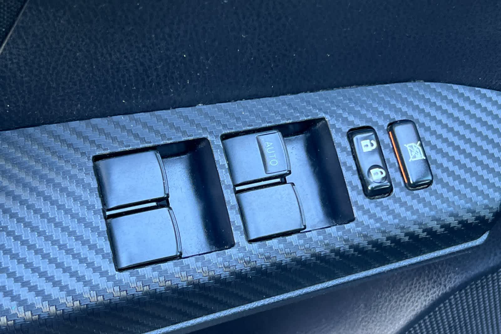 Thumbnail: 2015 Toyota RAV4 - 13