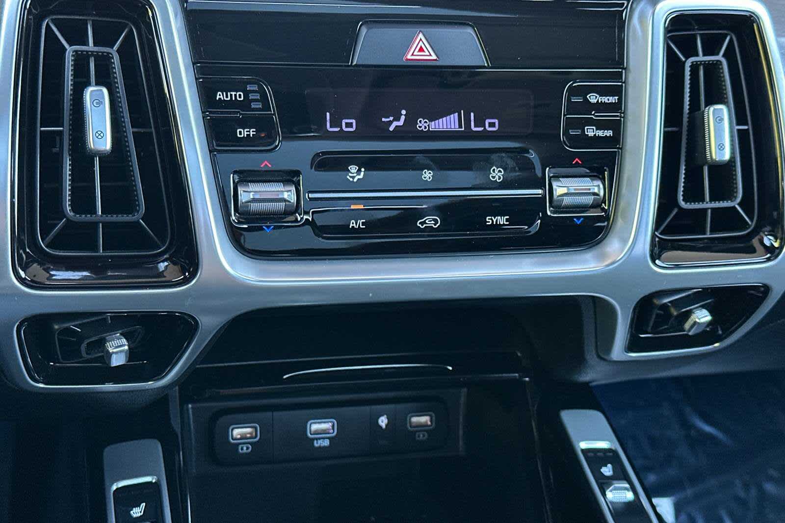 Thumbnail: 2021 Kia Sorento - 24