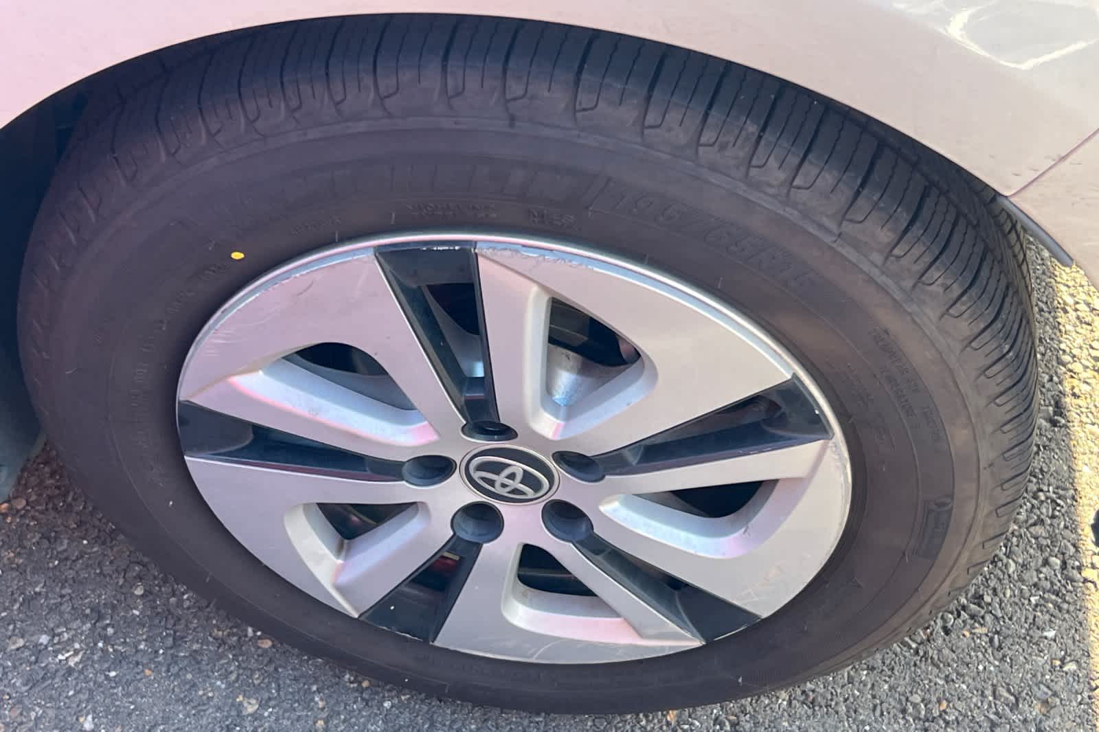 Thumbnail: 2016 Toyota Prius - 22