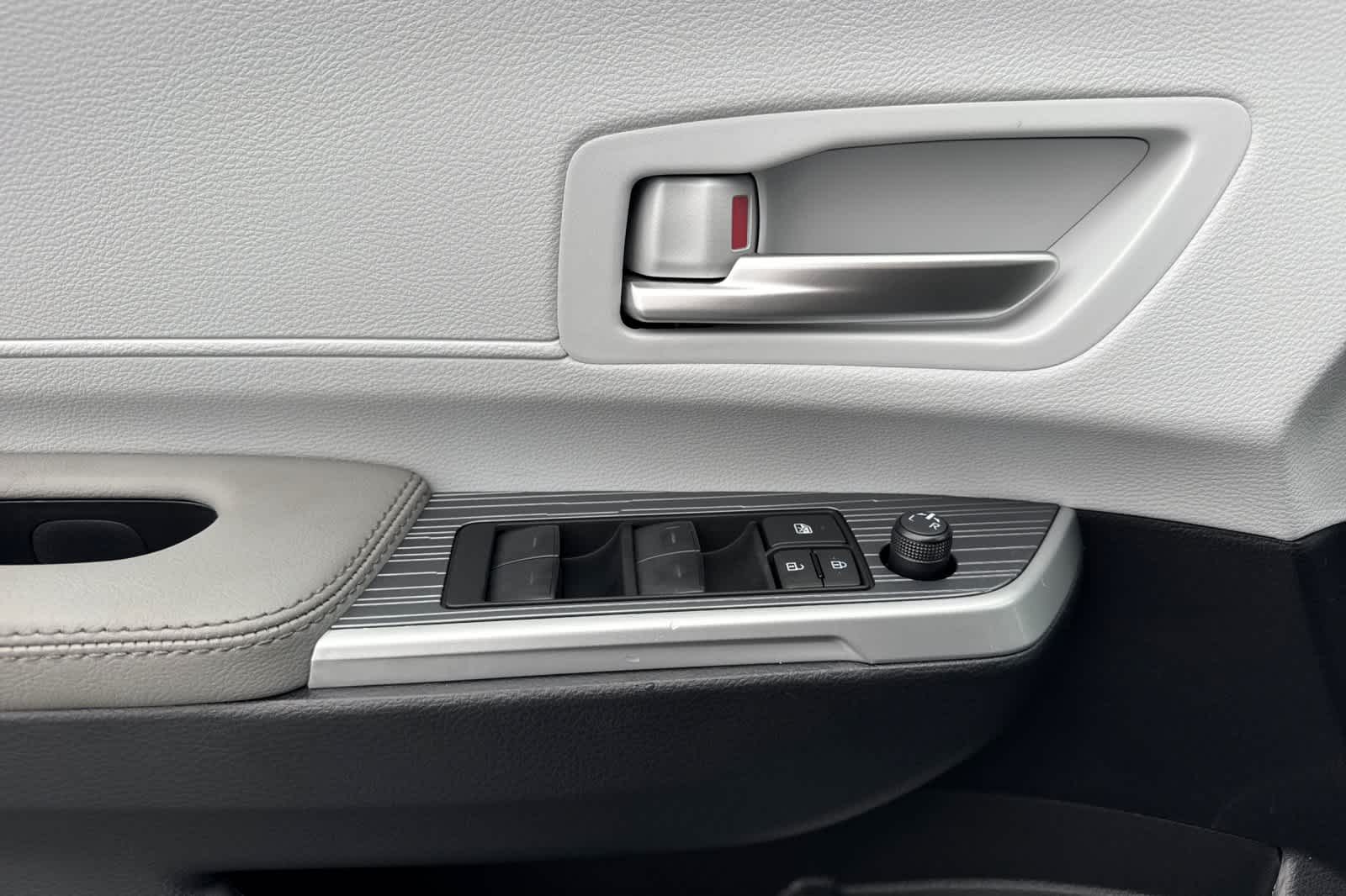 Thumbnail: 2026 Toyota Sienna - 12