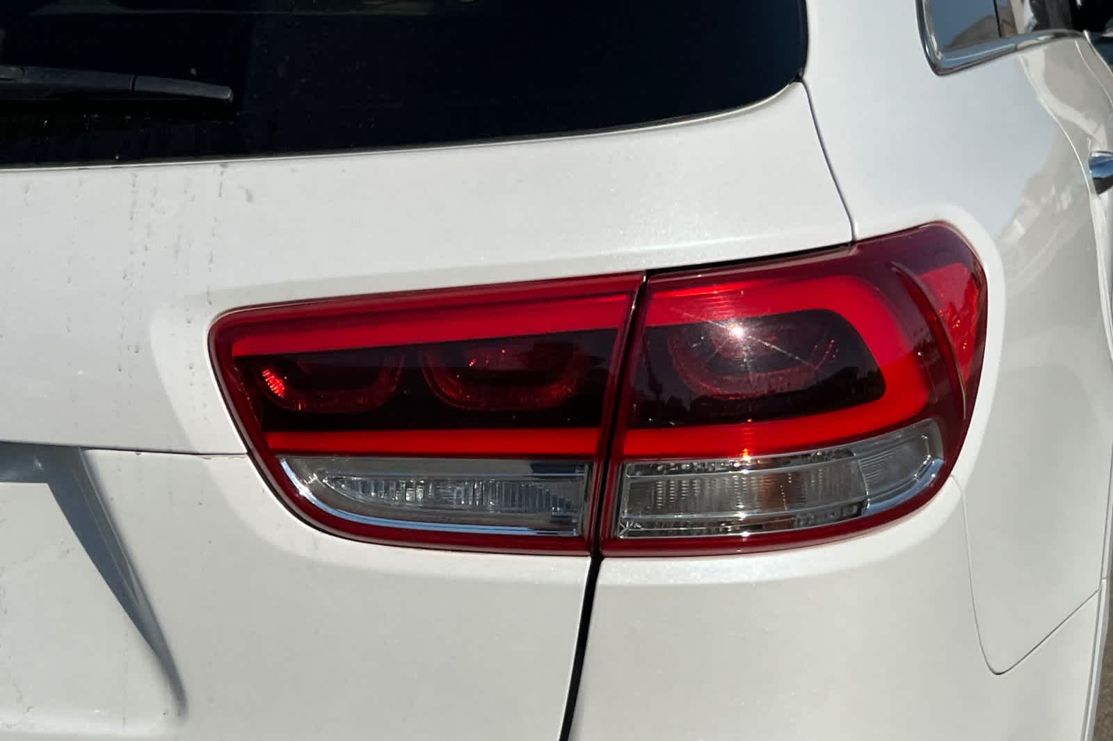 Thumbnail: 2017 Kia Sorento - 16