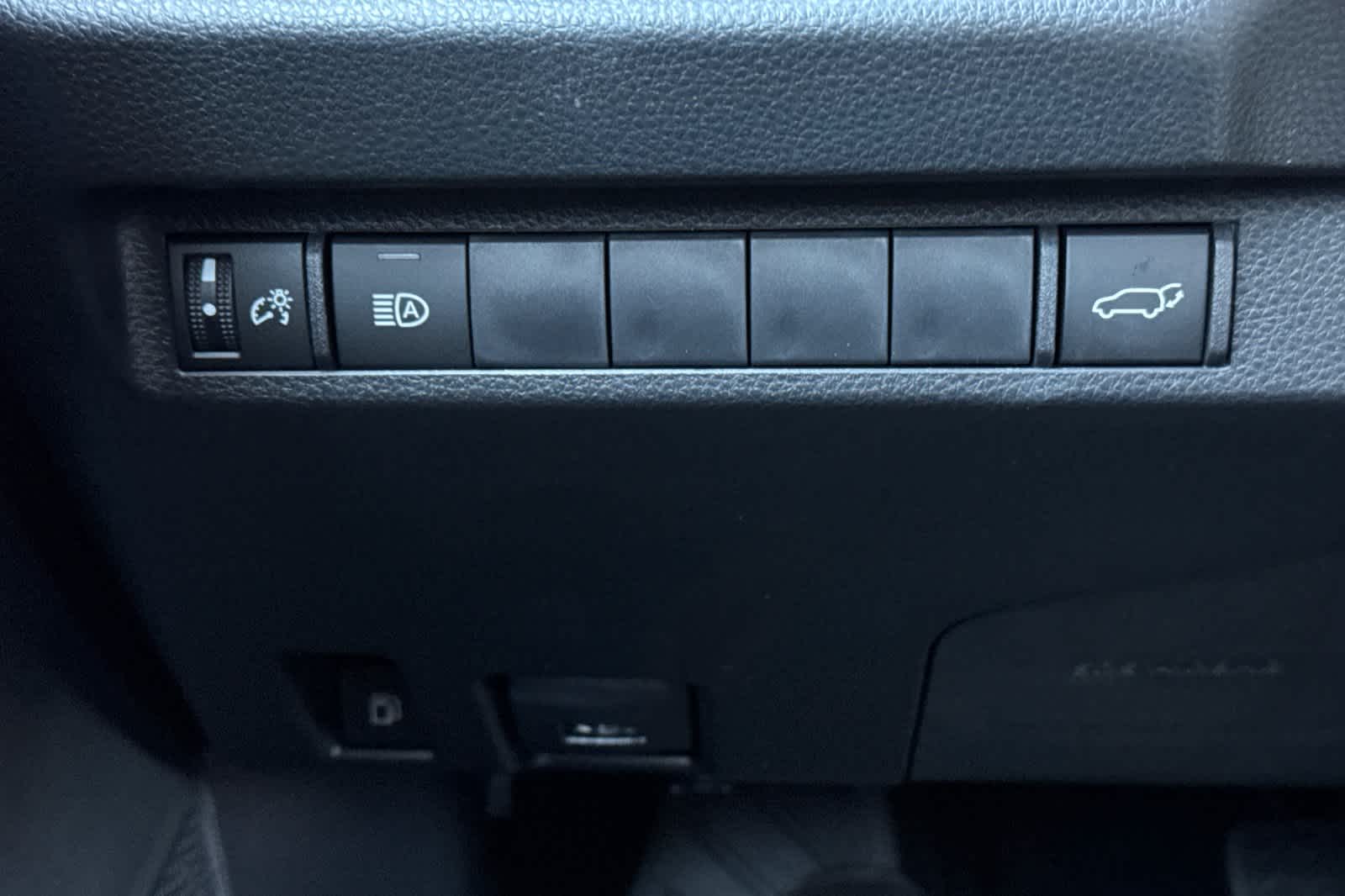 Thumbnail: 2025 Toyota RAV4 - 29