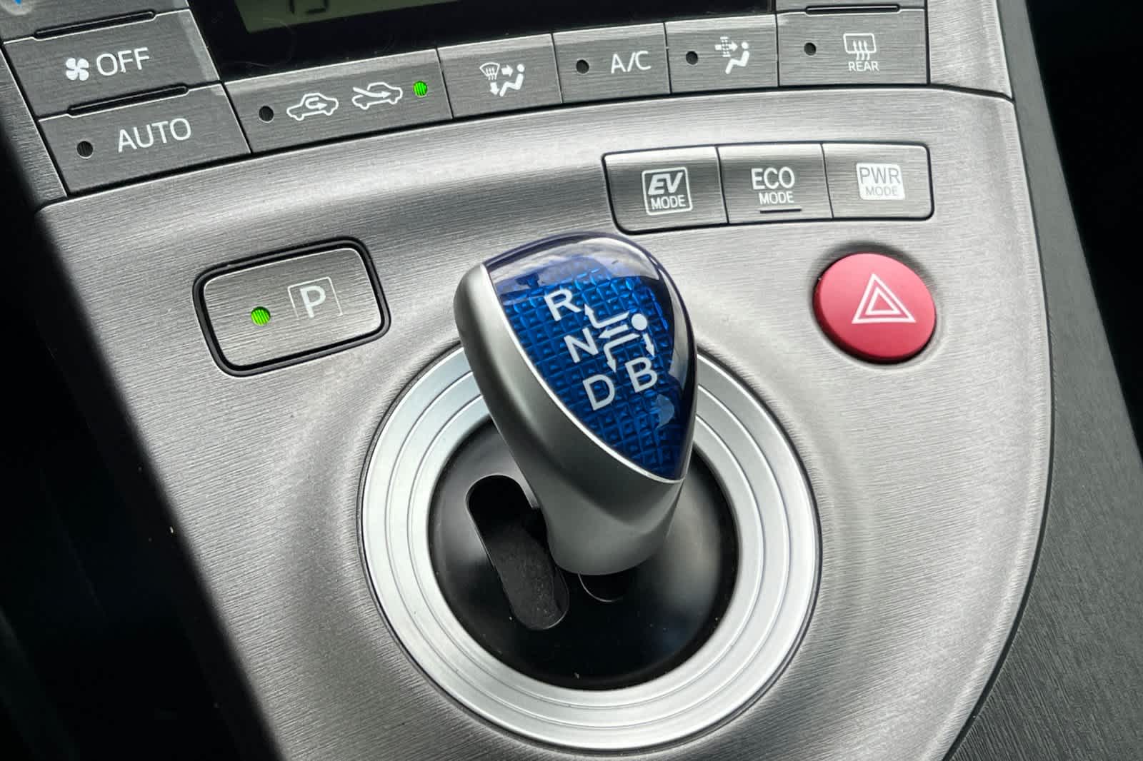 Thumbnail: 2015 Toyota Prius - 22