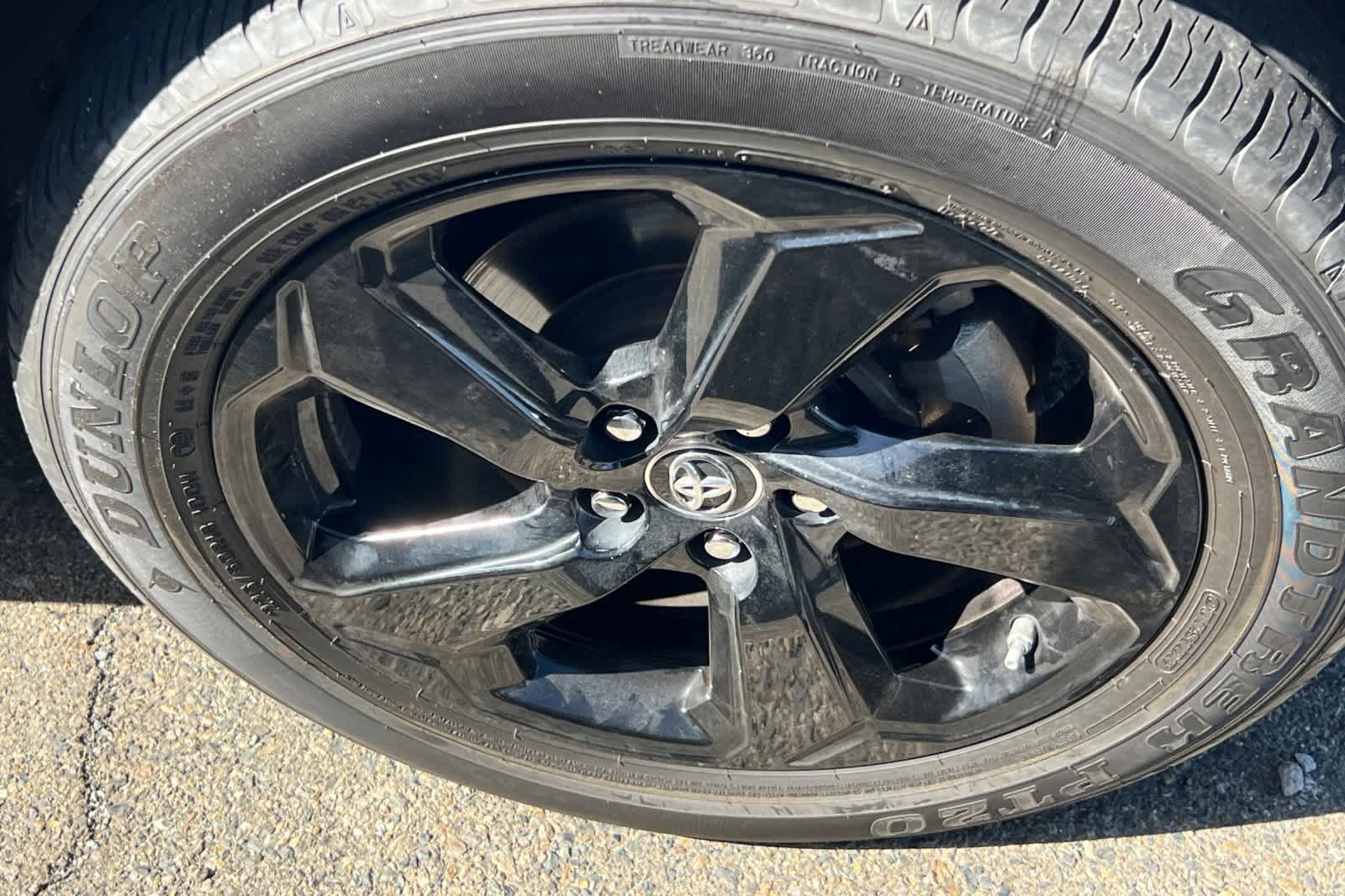 Thumbnail: 2019 Toyota RAV4 - 15