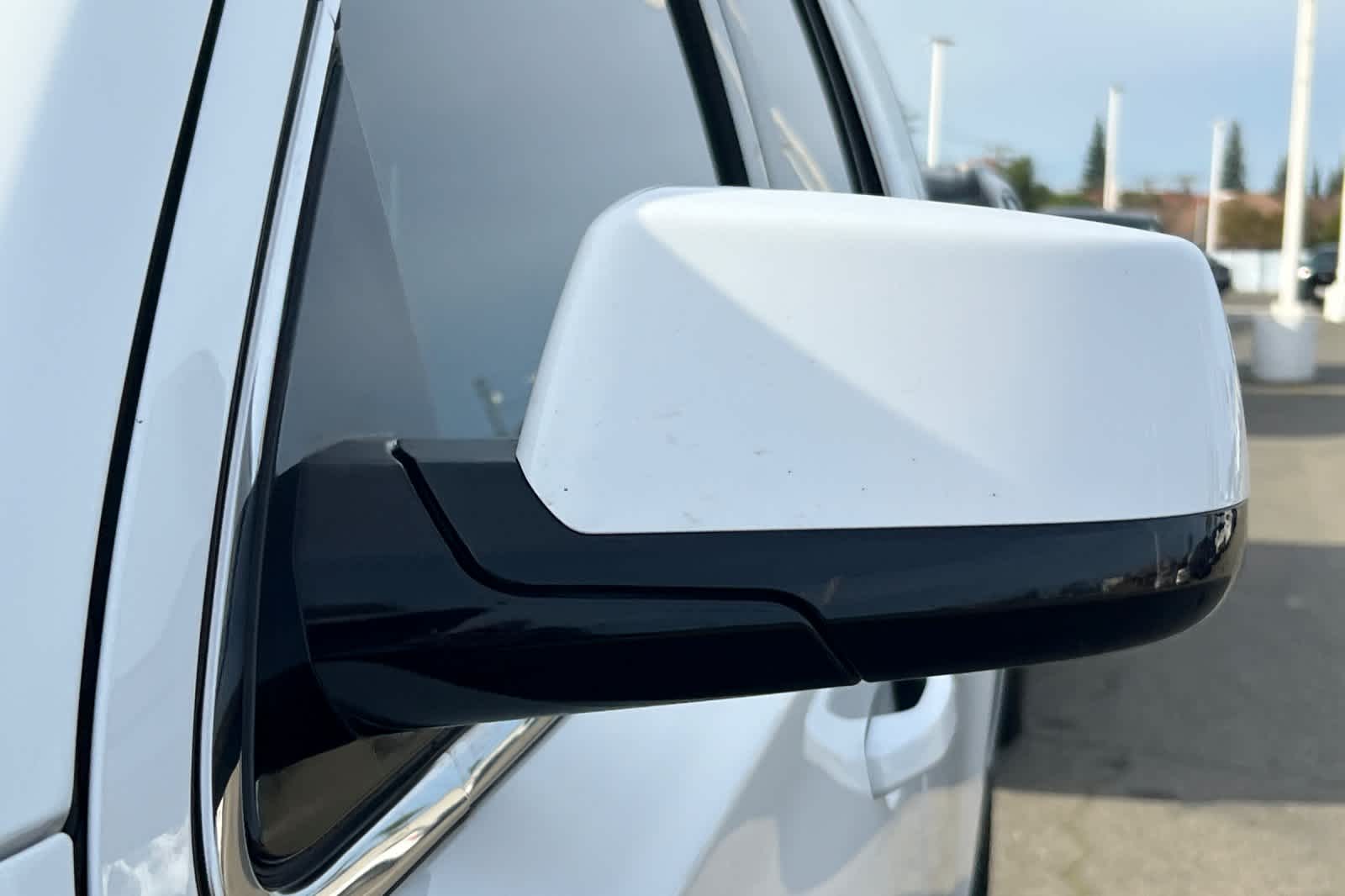 Thumbnail: 2015 Chevrolet Tahoe - 21