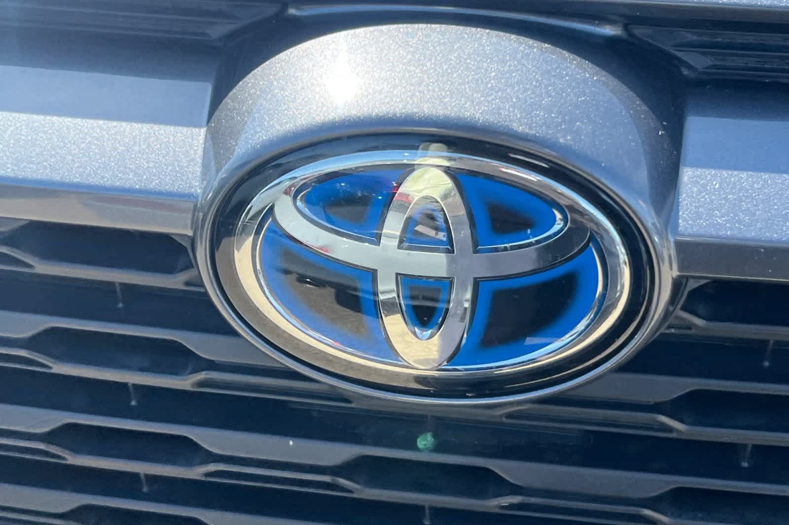 Thumbnail: 2023 Toyota RAV4 - 10