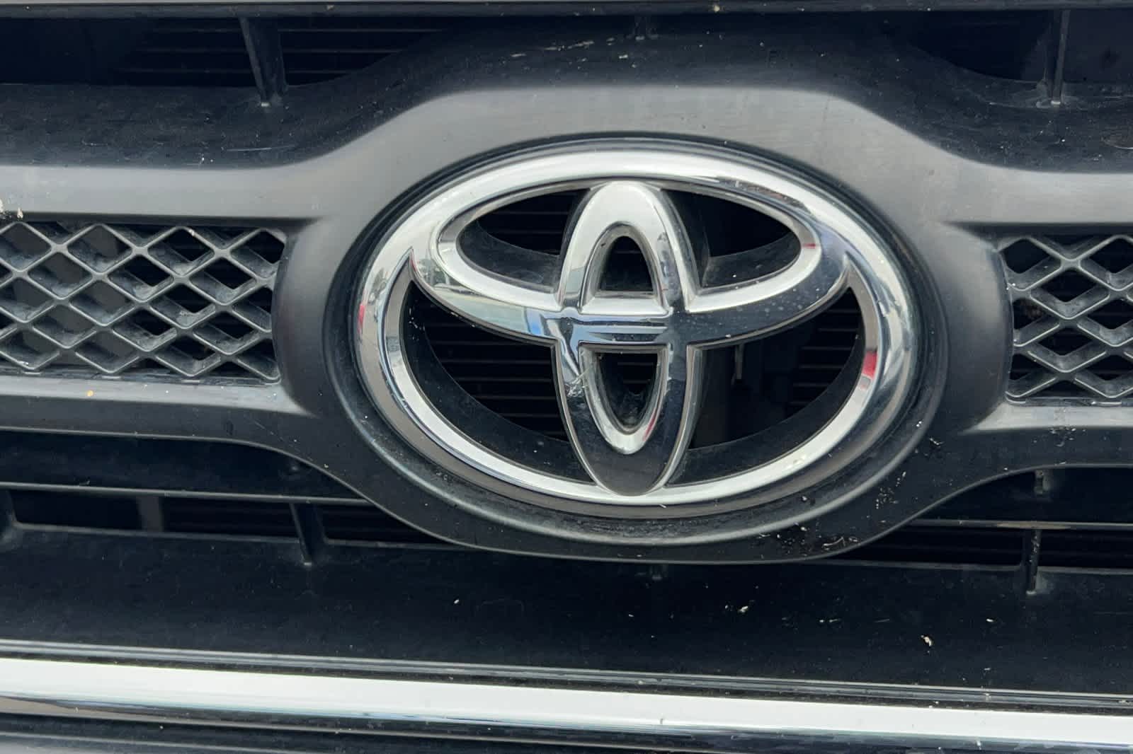 Thumbnail: 2012 Toyota Tacoma - 10