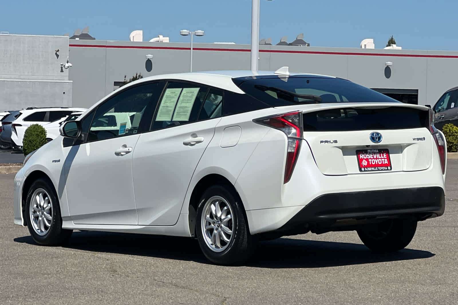 Thumbnail: 2017 Toyota Prius - 7