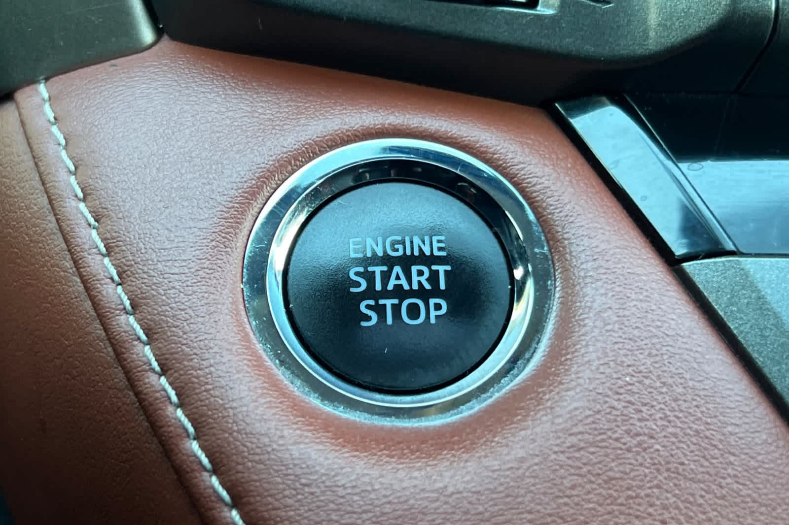 Thumbnail: 2015 Toyota RAV4 - 24