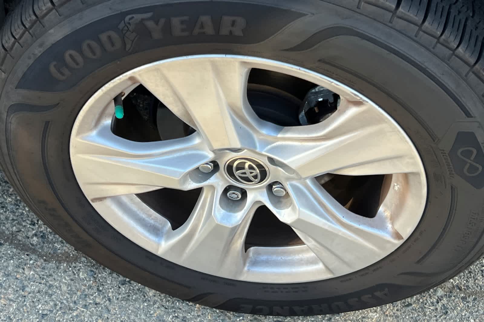 Thumbnail: 2021 Toyota RAV4 - 22