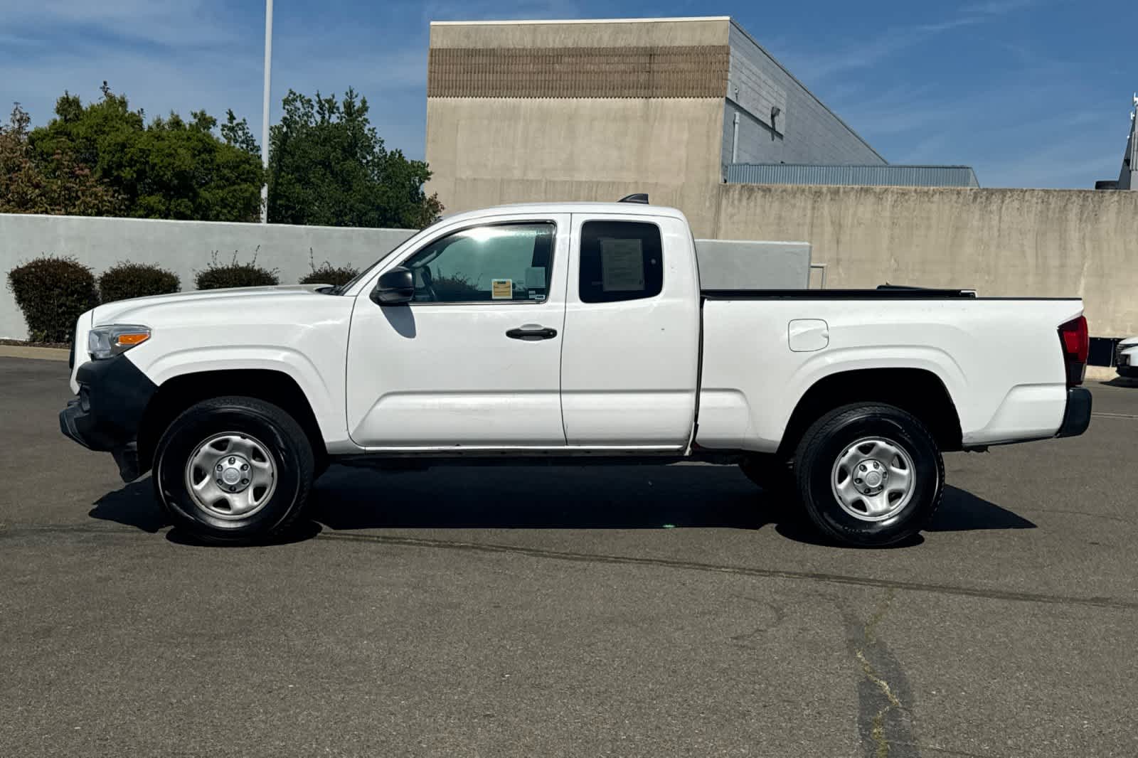 Thumbnail: 2020 Toyota Tacoma - 9