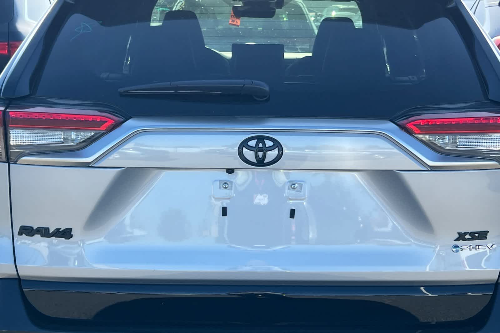 2025 Toyota RAV4 XSE 14