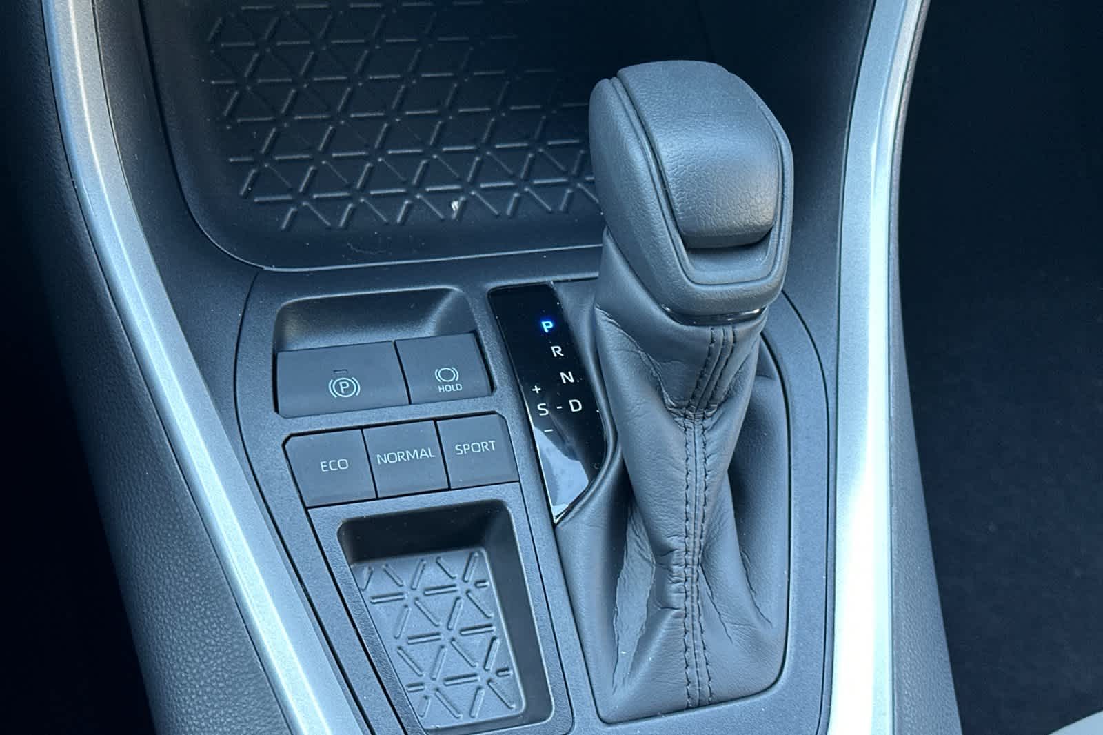 Thumbnail: 2025 Toyota RAV4 - 23