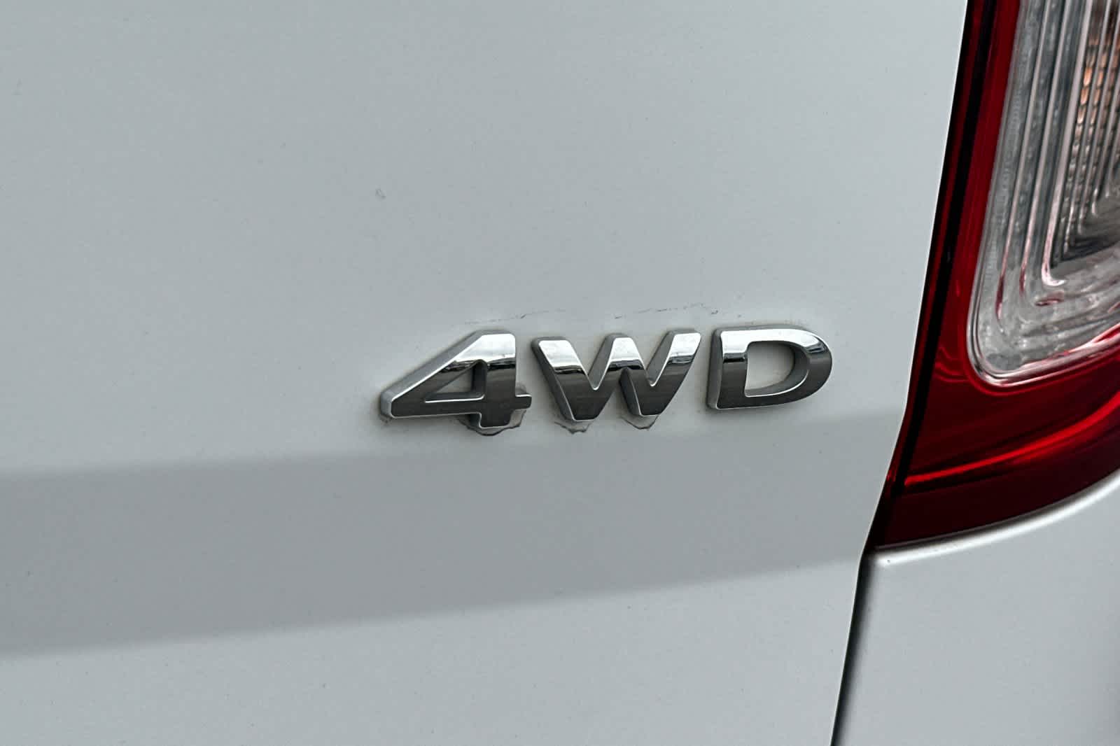 Thumbnail: 2015 Ford Explorer - 31